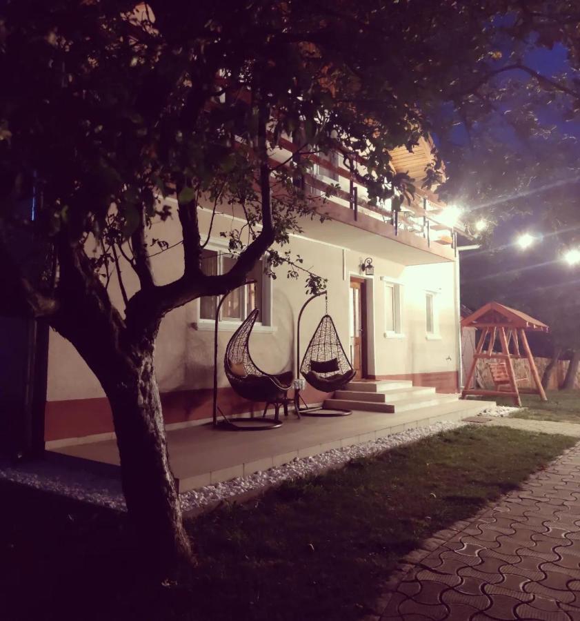 Horace Guesthouse Pool & Hot Tub & Bikes & River Dejani Dış mekan fotoğraf